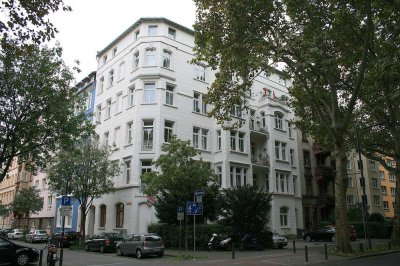 Exklusive 4-Raum-Wohnung mit gehobener Innenausstattung mit Balkon und EBK in Mainz