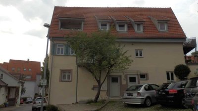 Erdgeschoss-Wohnung im denkmalgeschütztem Gebäude