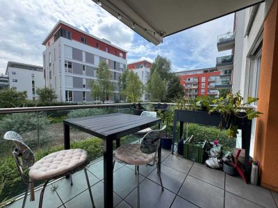 Außergewöhnliche 3-Zimmer-Wohnung mit Balkon, Stellplatz und Aufzug