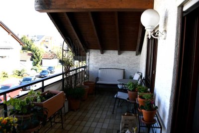 Helle 2-Zimmer-Dachgeschoss-Einliegerwohnung mit Balkon in ruhiger Lage von Remseck-Aldingen (Halden