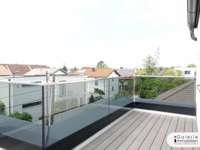 Erstbezug: Sehr schöne, helle und ruhige Doppelhaushälfte (links) mit 4 Zimmern, Eigengarten und Panoramablick-Dachterrasse!