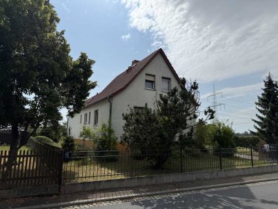freistehendes Einfamilienhaus in ruhiger Feldrandlage und großem Garten