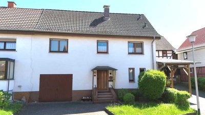 Gepflegte Doppelhaushälfte mit Garage und Garten in Obersuhl