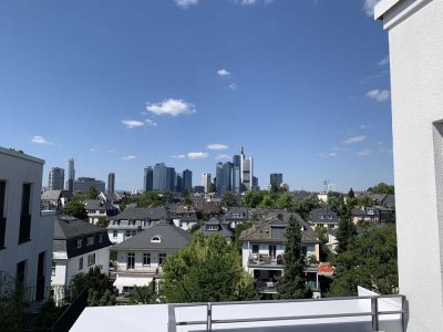 Sachsenhausen-Nord: Penthouse-Wohnung mit Skyline-Blick