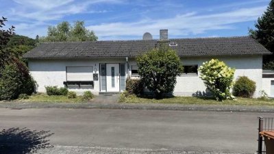 Bungalow - 1.750 m² Grundstück - Ehemaliges Ferienhaus mit zwei Terrassen. Von Privat