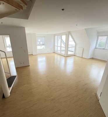 Zentrale und helle Wohnung mit Wohlfühlcharakter - ideal für Paare, kleine Familien oder WGs