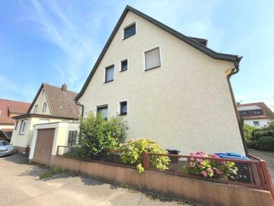 Traum für die Familie! Zentrales freistehendes Einfamilienhaus mit Garten!