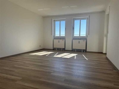 Helle 3-Zimmer-Wohnung mit Loggia in Germering