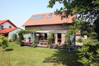 Einfamilienhaus mit Doppelgarage