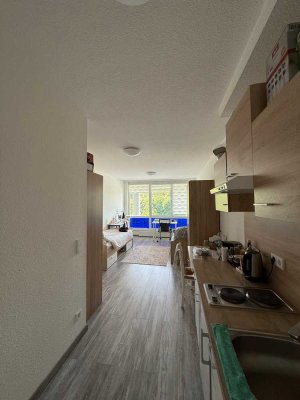 4 möblierte WG-Zimmer für Frauen – jedes mit Bad & Küchenzeile, Nebenkosten inkl.