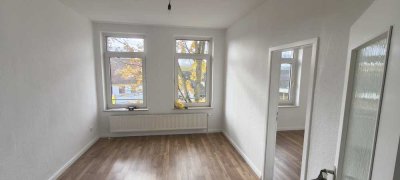 Frisch renovierte, helle 3-Zimmer Wohnung im 2. OG mit Balkon