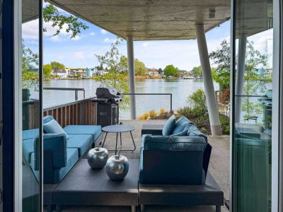 Exklusive Architektenwohnung in erster Wasserlinie mit Design-Interieur und Panorama-Terrasse