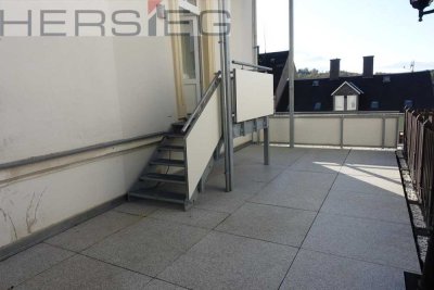 Große 4-Zimmer Wohnung mit Terrasse und Einbauküche