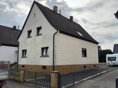 freistehendes Einfamilienhaus mit schönem Grundstück