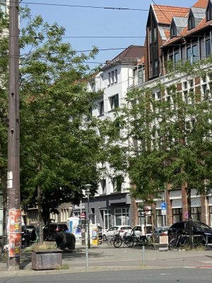 Exklusive, sanierte 3-Zimmer-Wohnung mit Balkon in Hannover