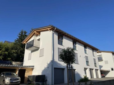 Erstbezug Schöne 3 Zimmer Wohnung in Velden EH 40