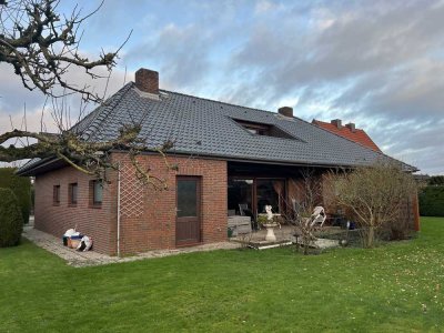 Hübsches 4-Raum-Einfamilienhaus mit EBK und schönem Garten in Stade
