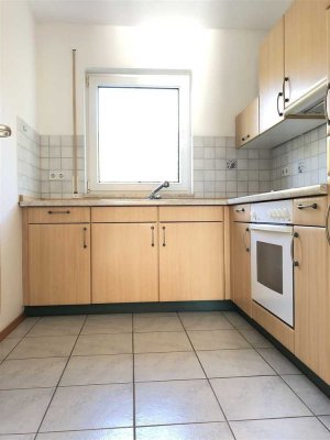 Charmante 2-Zimmer-Wohnung mit EBK, Südbalkon, Gartenanteil & Garage am Stadtrand von Gera