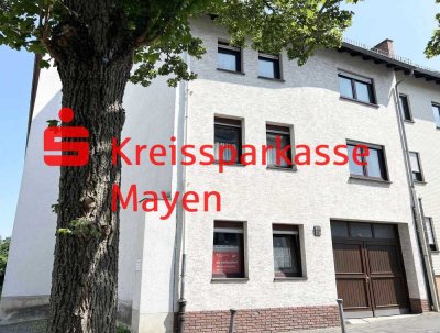 Wohnhaus m. Hof u. kleinem Garten in zentraler und ruhiger Wohnlage