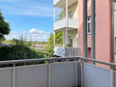 Gemütlich & kompakt: 2 Zimmer mit Balkon zur Wiese