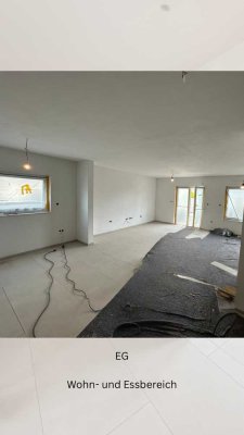 Erstbezug nach Sanierung: Modernes Einfamilienhaus mit Garten und Garage nahe Feldrand zu vermieten