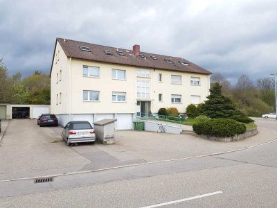 VILLINGEN: SCHÖNE 2 ZKB DACHGESCHOSS WOHNUNG MIT GARTEN NUTZUNG - HAUSTIERE WILLKOMMEN !