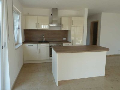 Traumhafte, neuwertige  3-Zi–Wohnung mit Balkon und Einbauküche in Ingolstadt-Gerolfing