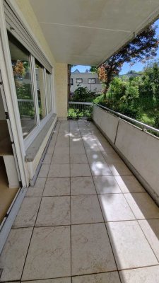 Großzügige 4-Zimmer-Wohnung mit Sonnenbalkon
