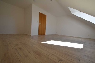 Sehr schöne 2 Zimmer-Wohnung in zentraler Oststadt-Lage