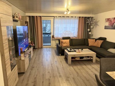 Hochwertig modernisierte 3,5-Zimmer-Wohnung mit inklusiver 22.000 € Küche, großem Balkon & Garage