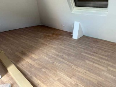 frisch sanierte, schöne 3,5 ZKB Maisonette mit Dachterrasse in Weinheim Nord