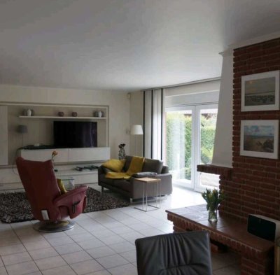 Gepflegtes Einfamilienhaus mit Doppelgarage in Hemmingen/Arnum