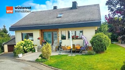Großzügiges Einfamilienhaus mit Einliegerwohnung & Gartenparadies - sofort einziehen und wohlfühlen!
