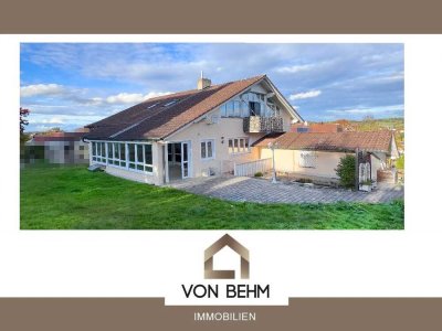 von Behm Immobilien -  Kapitalanlage - MFH mit 3 Wohneinheiten u. Garagen in Wolnzach
