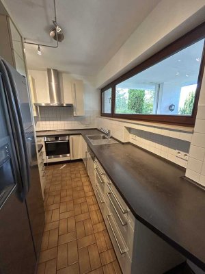 Helle 2-Zimmer Einliegerwohnung mit Einbauküche und Terrasse in Großen-Buseck