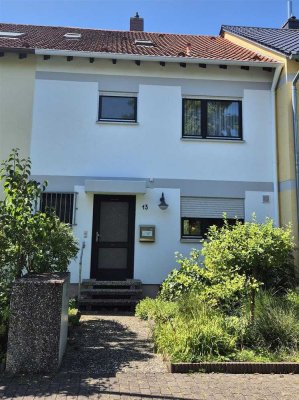 Wohnhaus in Toplage mit Garage -Maxdorf