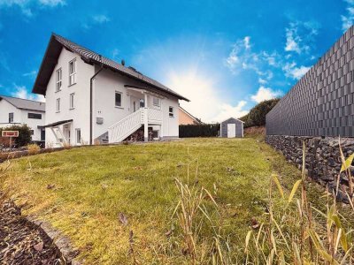 Großes Einfamilienhaus mit sanierter Einliegerwohnung Sinn OT