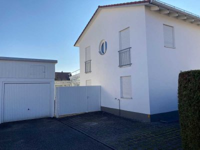 Ansprechende und gepflegte DHH mit Garage und Wintergarten in begehrter Lage LA-Wolfgangsiedlung