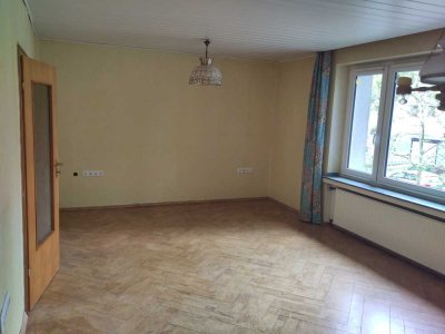Freundliche, modernisierte 2,5-Raum-Wohnung mit gehobener Innenausstattung und Terrasse in Bochum
