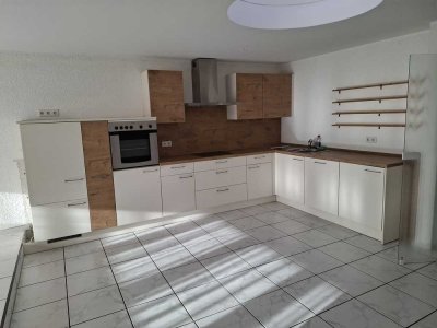 Helle 3-Zimmer Dachgeschosswohnung inkl. EBK