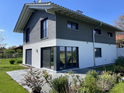 Modernes Baufritzhaus - EFH mit Doppelgarage - Wohnen in Neubeuern im besten energetischen Standard
