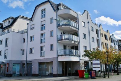 Helle, barrierefreie Wohnung mit großer Dachterrasse, Aufzug & TG in der Fussgängerzone Dormagen