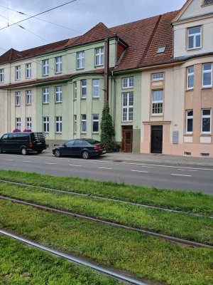 Großzügige 4-Zimmer-Wohnung mit kleinem Wintergarten