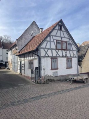 ImmobilienPunkt***HÜBSCHES FACHWERKHAUS MIT SCHEUNE IN NACKENHEIM