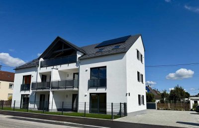 Helle und große 4-Zi-EG-Wohnung mit gehobener Ausstattung und EBK mit Terrasse und Garten