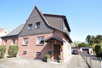 Bergkamen ! Doppelhaushälfte mit sonnigem Grundstück - ideal für die kleine Familie !