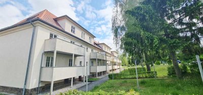 **RUHIGE und GRÜNE Wohnanlage in Taucha** 1-Raumwohnung mit großer Loggia**