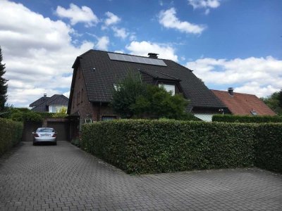 Schöne 2-Zimmer-Wohnung mit Balkon im 1.OG eines 3-Familienhauses