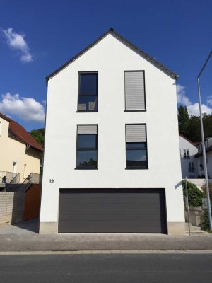 Neuwertige 4-Zimmer Maisonette-Wohnungen mit eigenem Garten