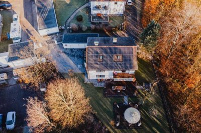 Ruhig und idyllisch gelegenes Einfamilienhaus mit 762 m² Grundstück und geplantem U-Bahn-Anschluss.